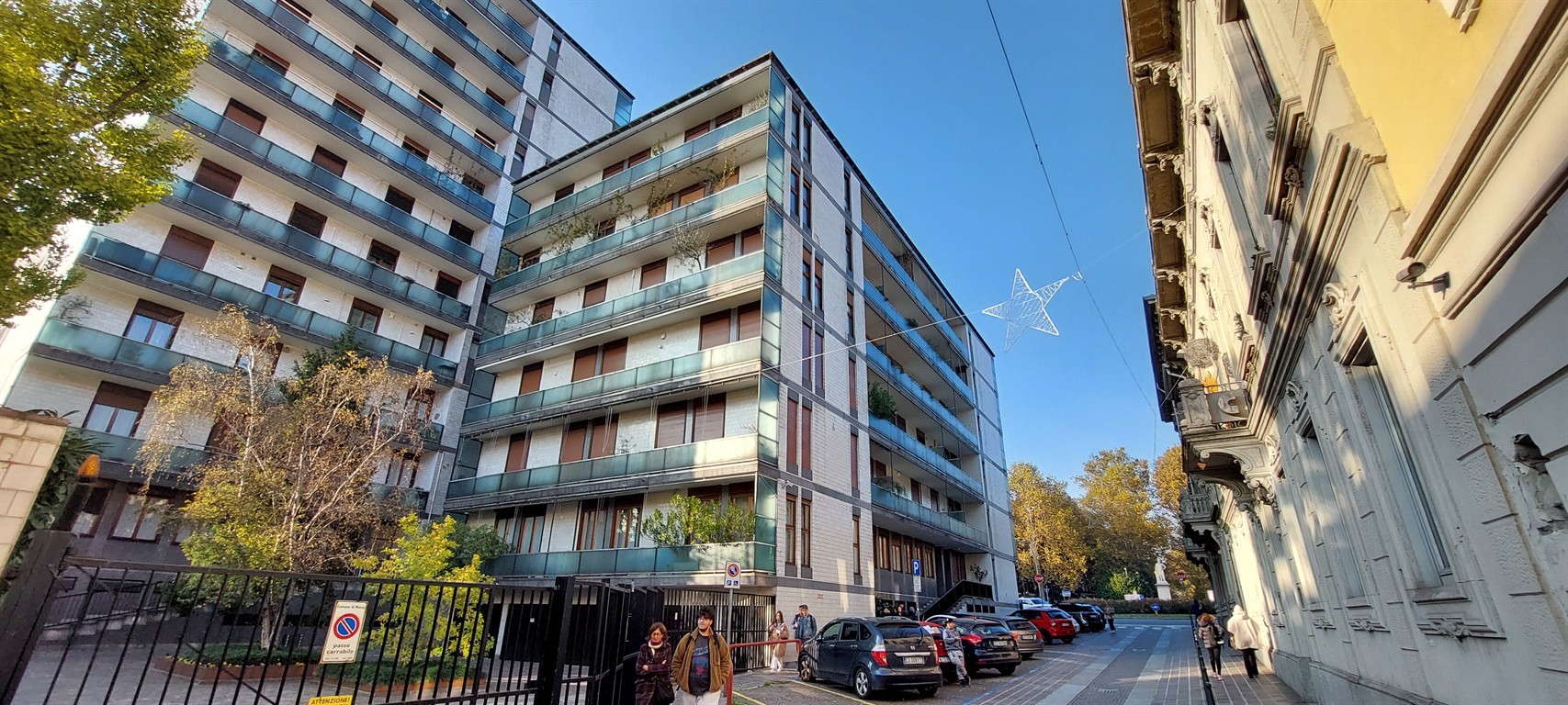 MONZA Centro - ufficio ristrutturato ed arredato in locazione