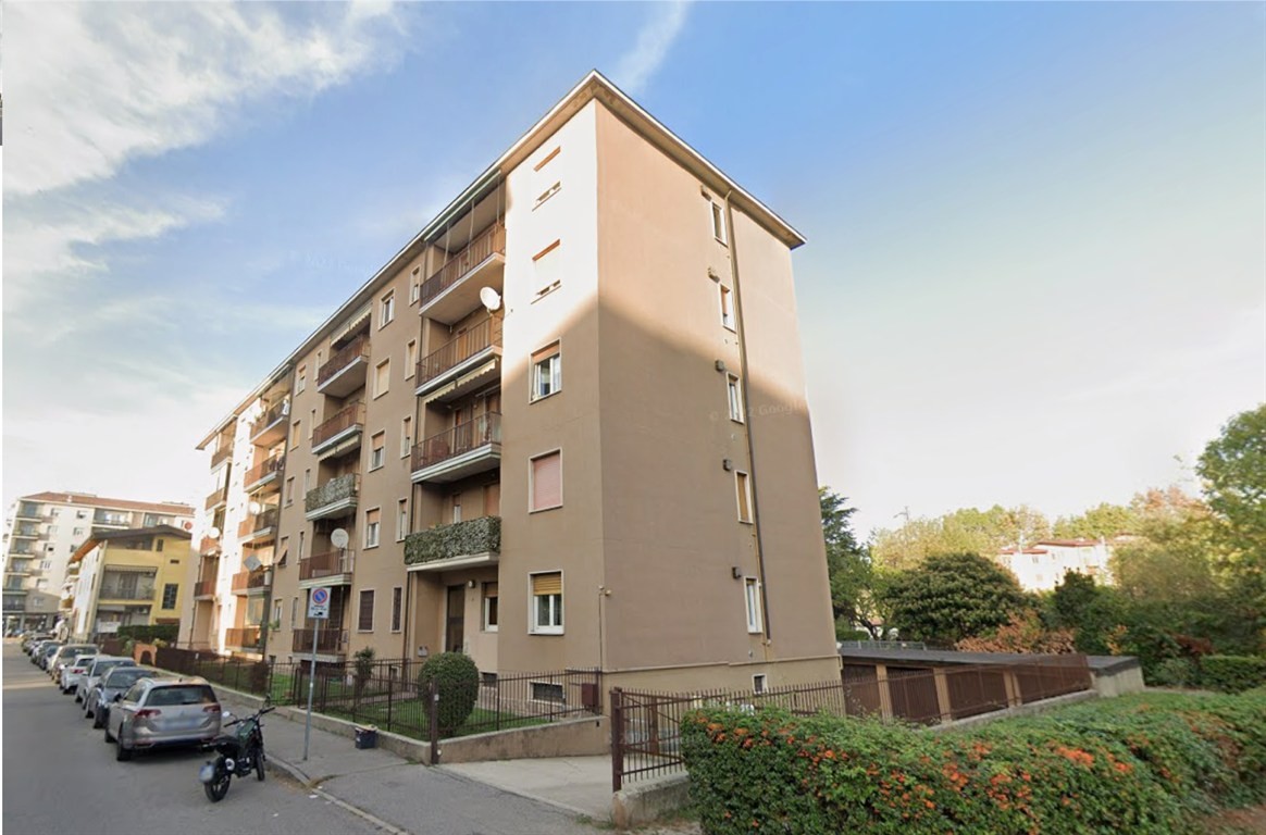 Monza – Via Gallarana | Quadrilocale con balcone, cantina possibilità box – Subito libero