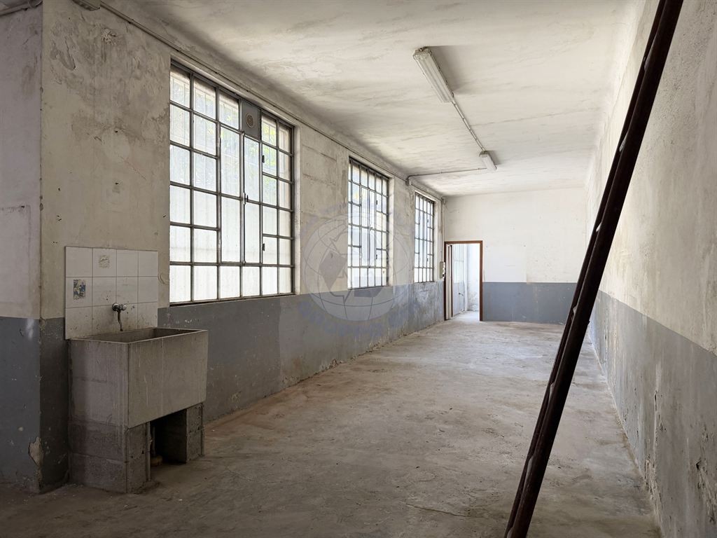 Via Aristotele – laboratorio 86 mq con ampio box a 2 min dalla M1 Gorla