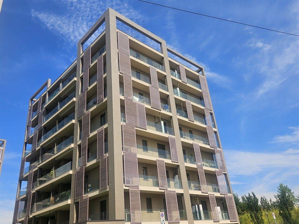 LISSONE, IN NUOVO CONTESTO SIGNORILE 3 LOCALI ARREDATO  - BOX
