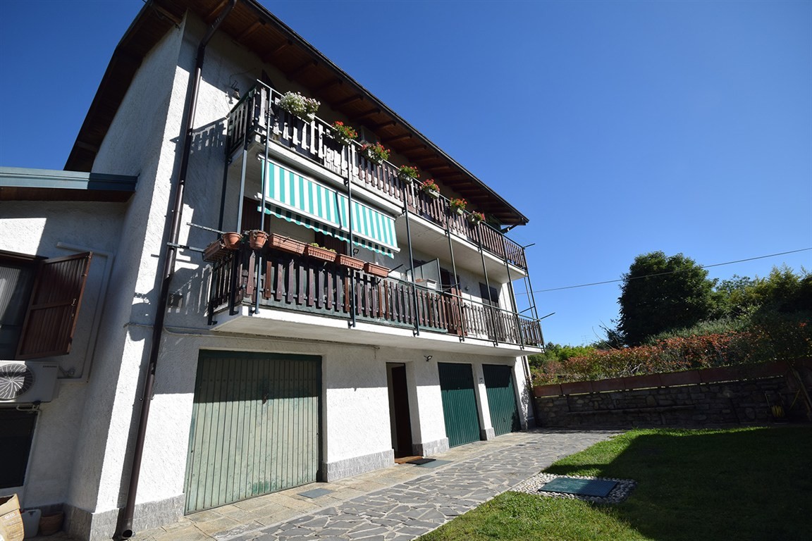 Lago Maggiore, tra Arona e Stresa - VENDESI APPARTAMENTO