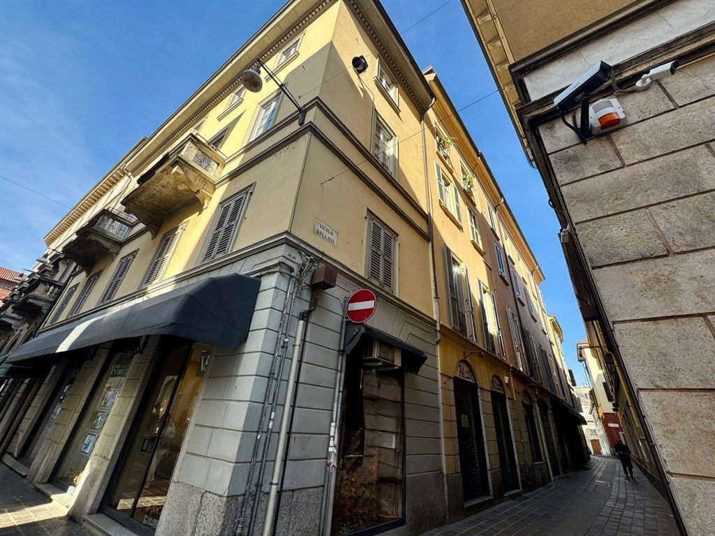 Monza centro storico - AFFITTASI monolocale arredato